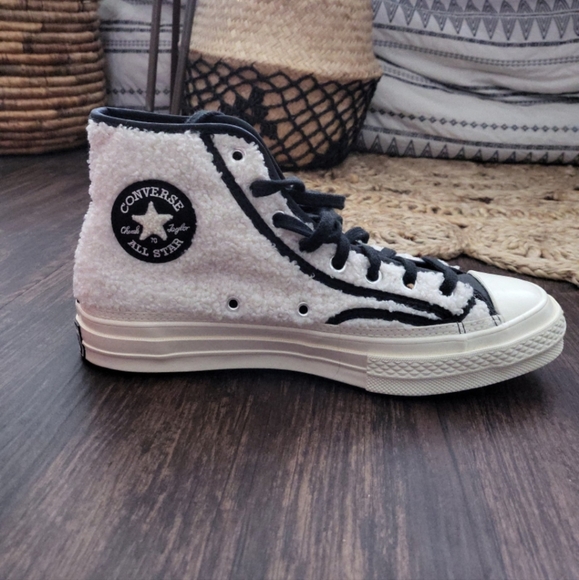 Converse - Picture 1 of 6